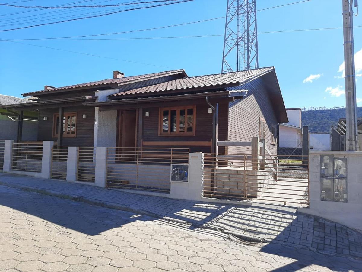 Aguia Dourada Hospedagem Casa 01 Holiday home *